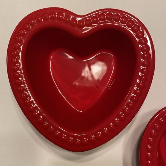 NWT Chantal Set of 2 Red Heart Valentine Baking Dishes - Picture 3 of 8